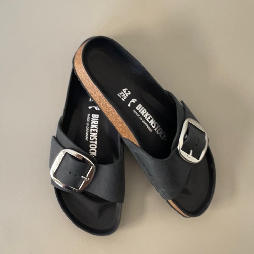 Birkenstock Size 42 Black Sandals with Silver Buckle - Picture 4 of 6